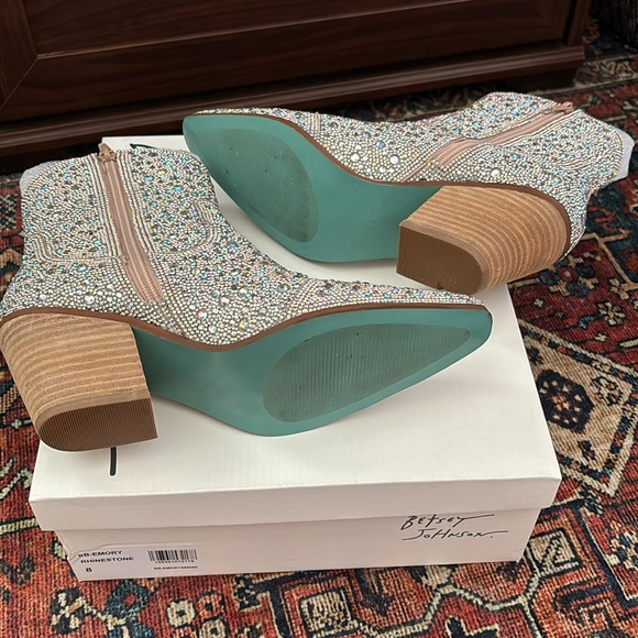 NWB Emory Rhinestone Western Boot - Picture 6 of 7